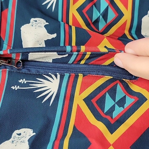 Western Serape Buffalo Aztec Horizonal Striped 2xl Shorts - Picture 2 of 6